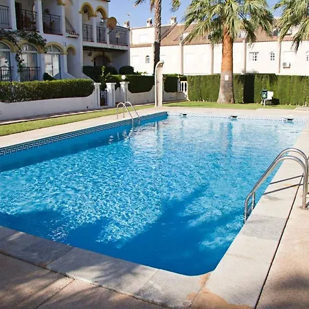 Casa de Férias Welcoming House In With Shared Pool *
