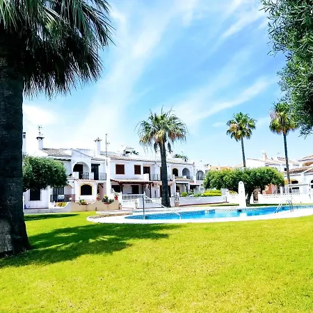 Welcoming House In With Shared Pool * Torrevieja