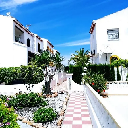 Welcoming House In With Shared Pool * Torrevieja