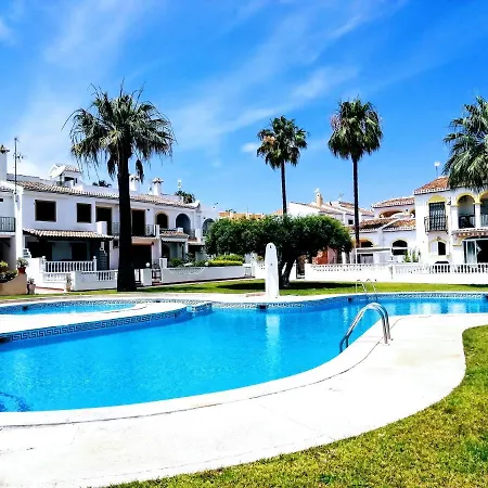 Welcoming House In With Shared Pool * Torrevieja