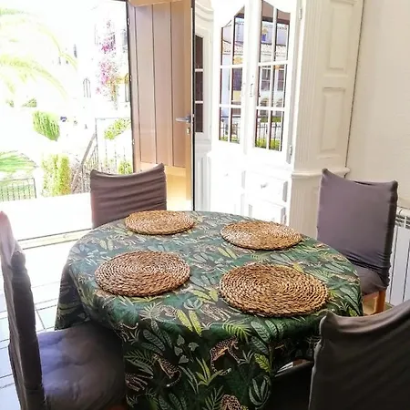 Welcoming House In With Shared Pool *