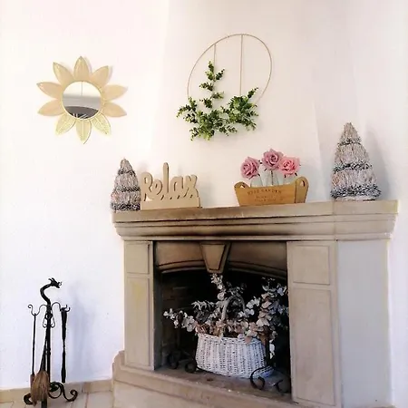 Welcoming House In With Shared Pool *