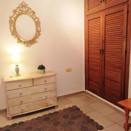Casa de Férias Welcoming House In With Shared Pool Torrevieja