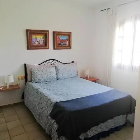 Welcoming House In With Shared Pool *