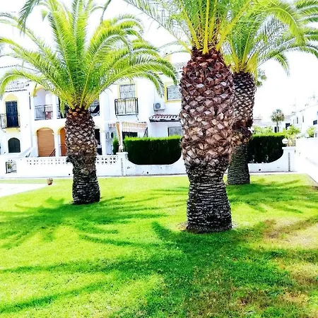 Welcoming House In With Shared Pool * Torrevieja